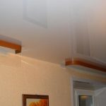 Tende da soffitto per soffitti tesi con metodo di montaggio aperto