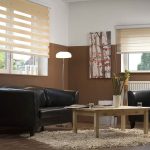 Divano nero con rivestimento in pelle