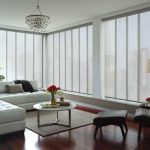 Divano angolare con rivestimento bianco
