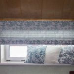 Tenda a pacchetto per una piccola finestra della soffitta