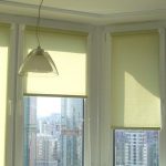 Tende a rullo aperte per finestre da balcone
