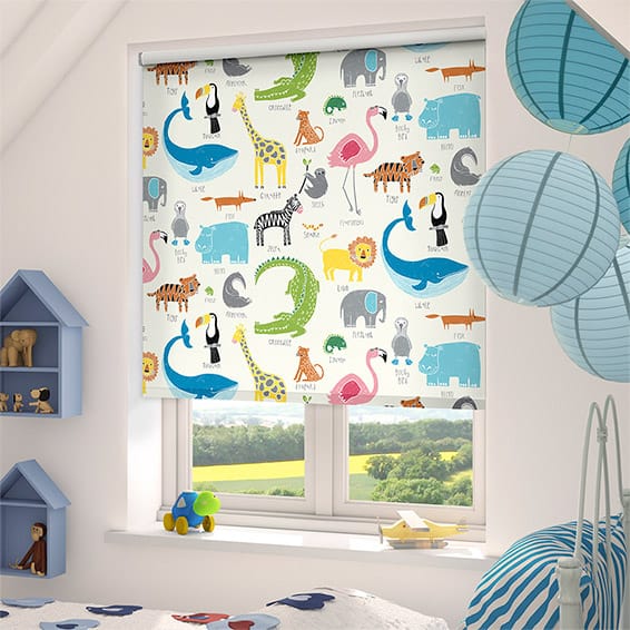 Decorazione della finestra in una stanza per un bambino