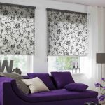 Comodo divano con rivestimento viola