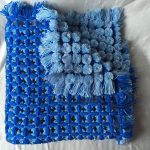 Coperta blu e azzurra con le tue mani