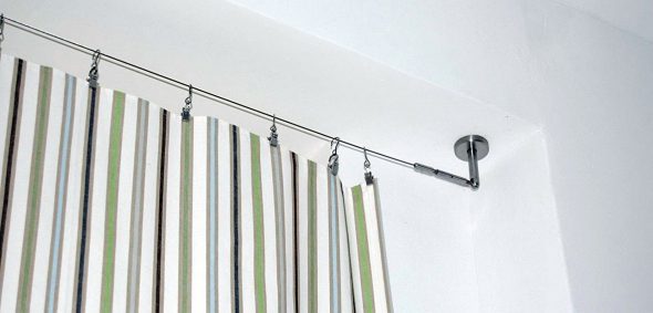 Cornicione a corde sul soffitto