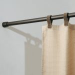 Bastone telescopico per tenda da bagno marrone
