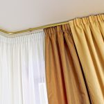 Cornice metallica angolare per soffitto