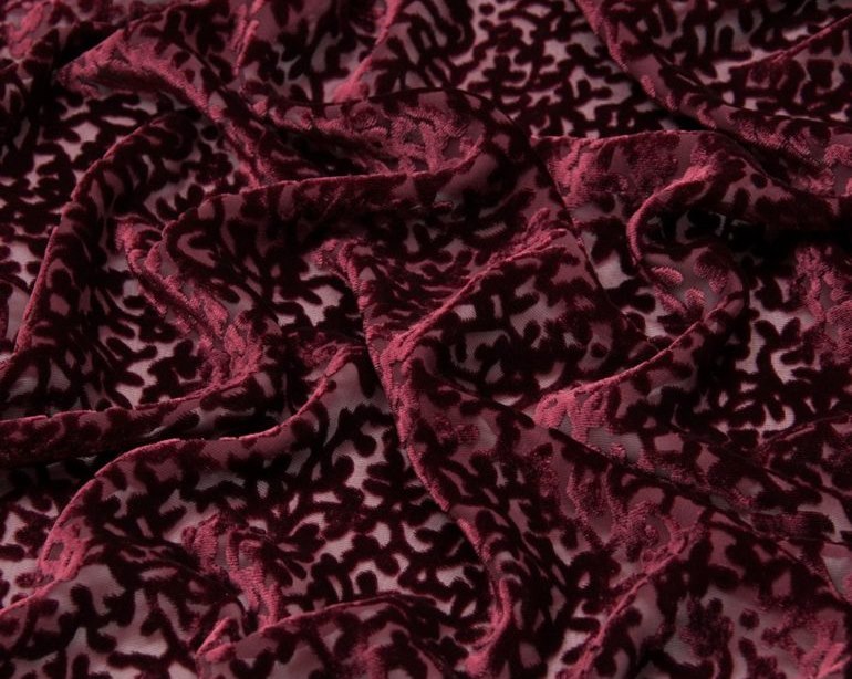 Esempio di velluto devoré per tende eleganti