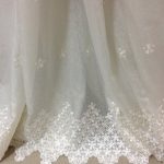 Tulle denso in batista bianco