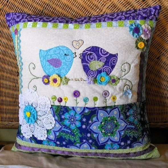 Patchwork di cuscini decorativi