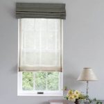 Finestra stretta con doppie tende