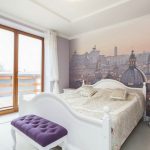 Carta da parati fotografica all'interno della camera da letto