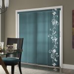 Design della porta con tende orientali