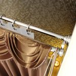 Asta per tenda doppia con tende in bagno