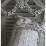 Cuscino grigio personalizzato in stile provenzale