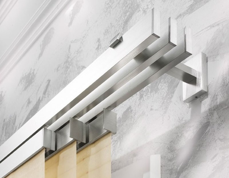 Bastone per tende in alluminio con rivestimento cromato