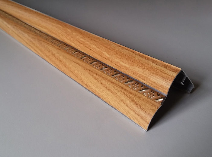 Cornice in alluminio con pellicola effetto legno