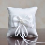 Cuscino quadrato classico in bianco