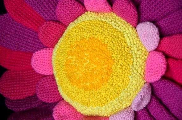 Bellissimo cuscino lavorato a maglia