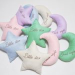 Bellissimi cuscini per bambini - stelle e mesi