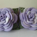 Bellissimi cuscini multistrato con fiori viola