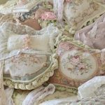 Bellissimi cuscini provenzali di diverse forme e con diversi motivi