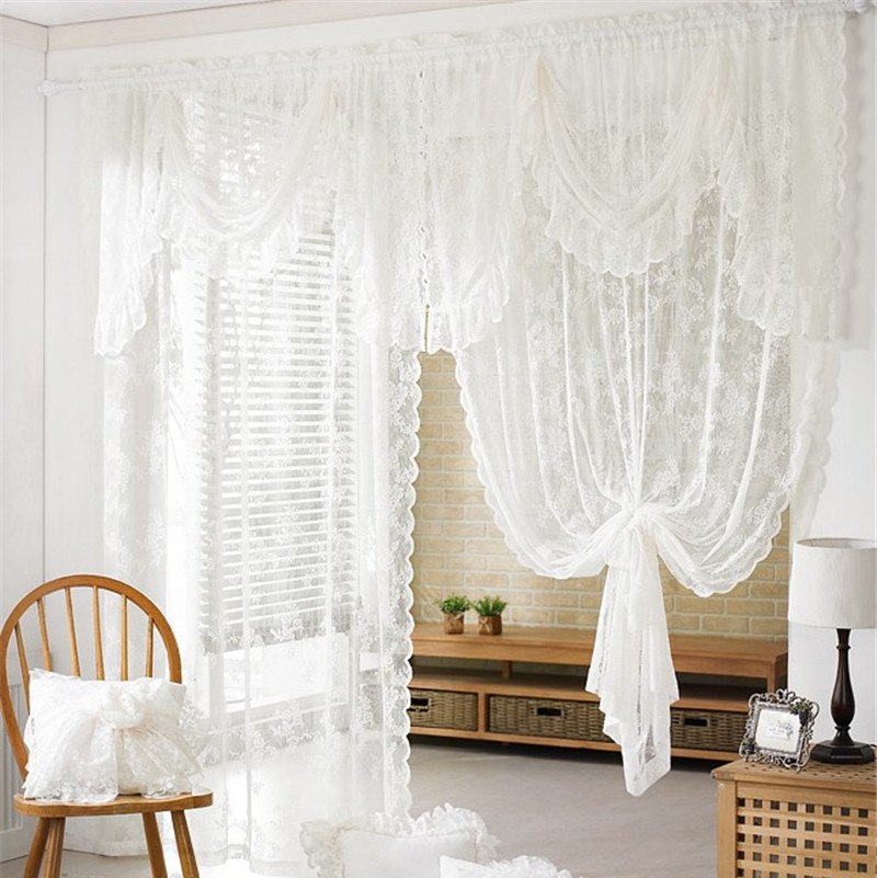 Decorare una porta con tulle di pizzo