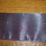 Marcatura del nastro del polsino per l'installazione degli occhielli