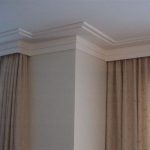 Decorazione del soffitto con zoccolo in poliuretano
