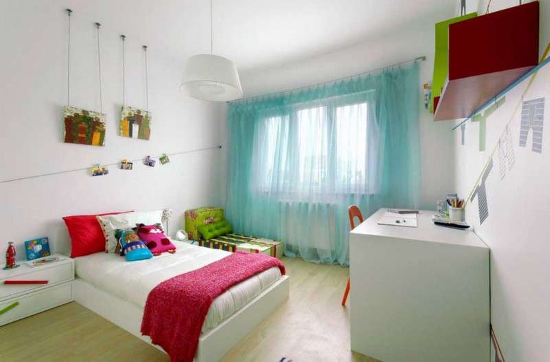 Tenda traslucida color menta nella cameretta dei bambini