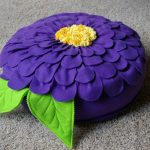 Cuscino da pavimento con fiori blu