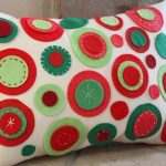 Federa per cuscino rettangolare con decoro in feltro