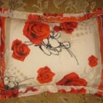 Federa con papaveri e orecchie sui bordi