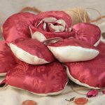 Cuscino volumetrico fatto a mano con rose