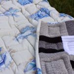 Coperta-coperta da vecchi maglioni