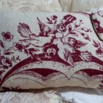Cuscino con un quadro dipinto in stile provenzale