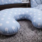 Cuscino a pois con lenzuola