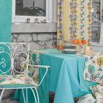 Cuscini con uccelli per decorazione e arredamento