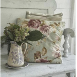 Cuscini con rose in stile provenzale