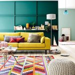 Cuscini per divani multicolori: come accento luminoso negli interni