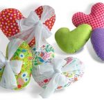 Cuscini a forma di cuore multicolore