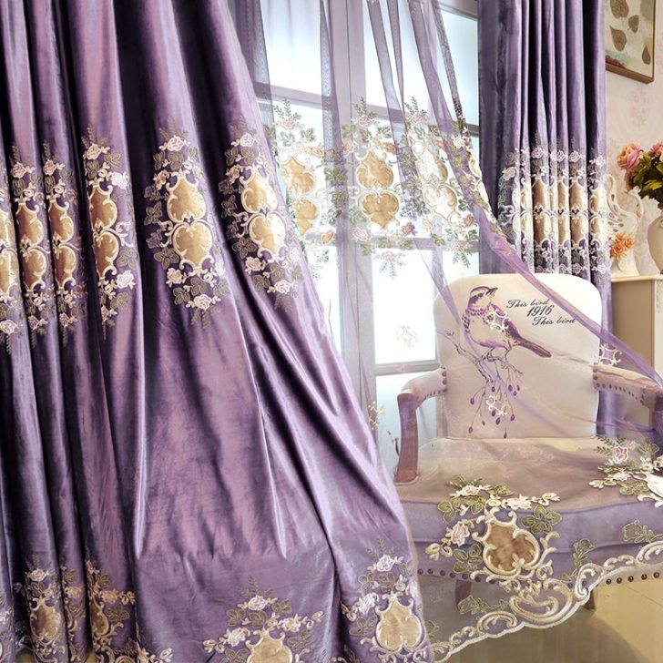 Ricamo volumetrico su tulle sottile