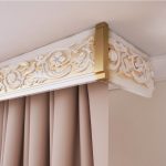 Cornice del soffitto con baguette sopraelevata