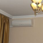 Tenda di raso sul soffitto del soggiorno