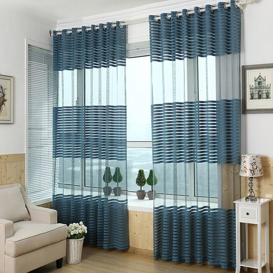 Tulle traslucido a righe orizzontali
