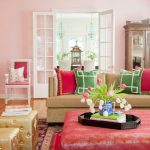 Combinazione di cuscini decorativi rossi e verdi