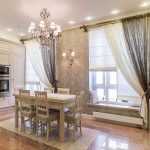 Decorazione della finestra nella zona pranzo