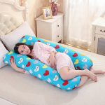 Cuscino a forma di U con cuori