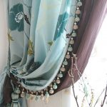 Decorare una tenda color menta