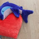 Cuscino in velluto Cuore con delfino